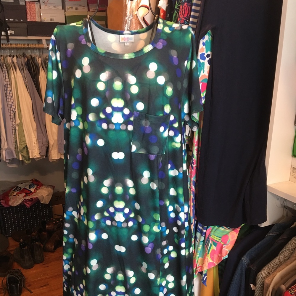Bokeh Lularoe Carly! Size Large Blue, Green, Black